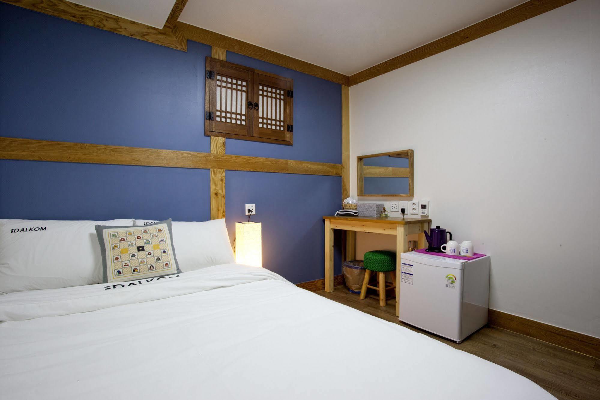 Mini Hotel Dalkom In Dongdaemun Seoul Bagian luar foto