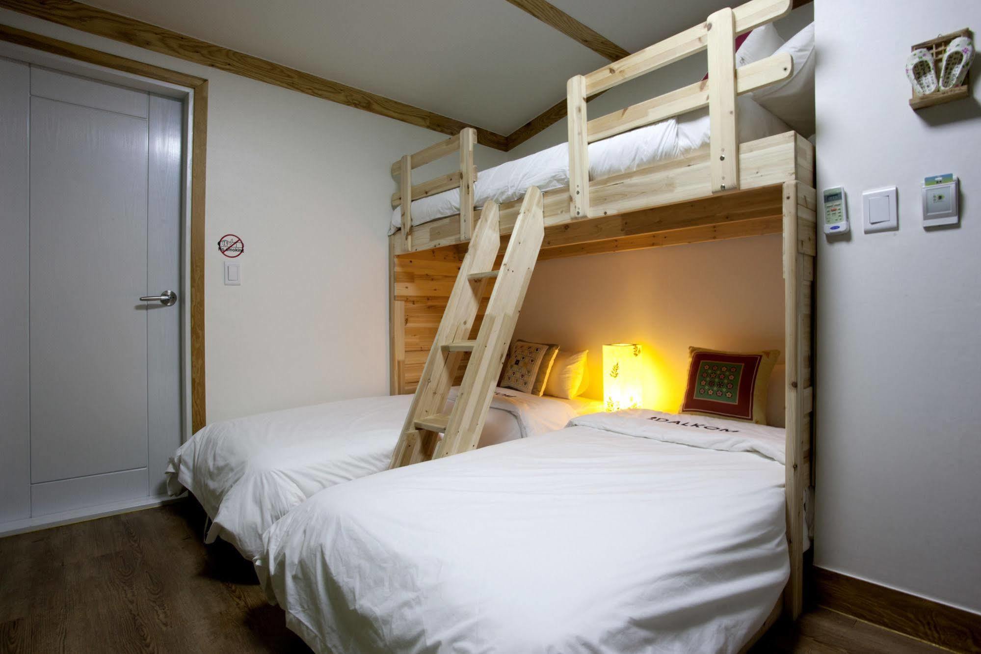 Mini Hotel Dalkom In Dongdaemun Seoul Bagian luar foto