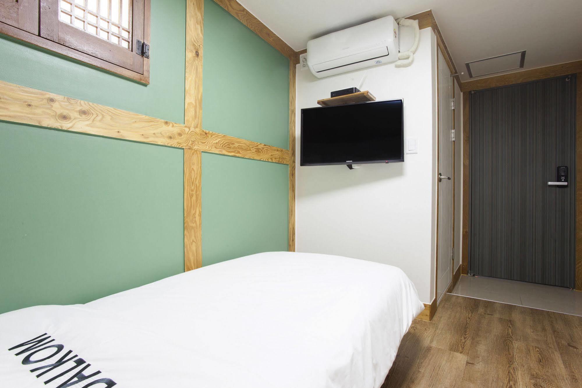 Mini Hotel Dalkom In Dongdaemun Seoul Bagian luar foto
