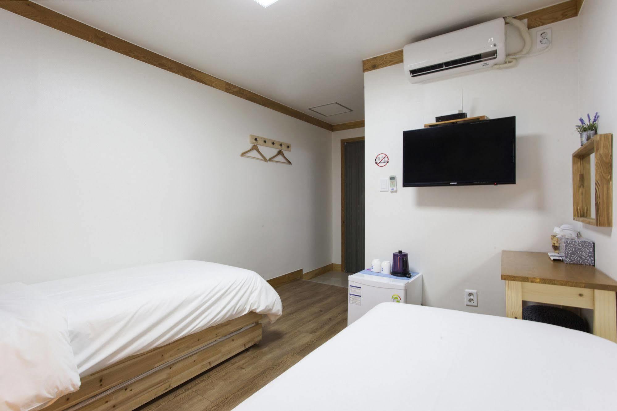 Mini Hotel Dalkom In Dongdaemun Seoul Bagian luar foto