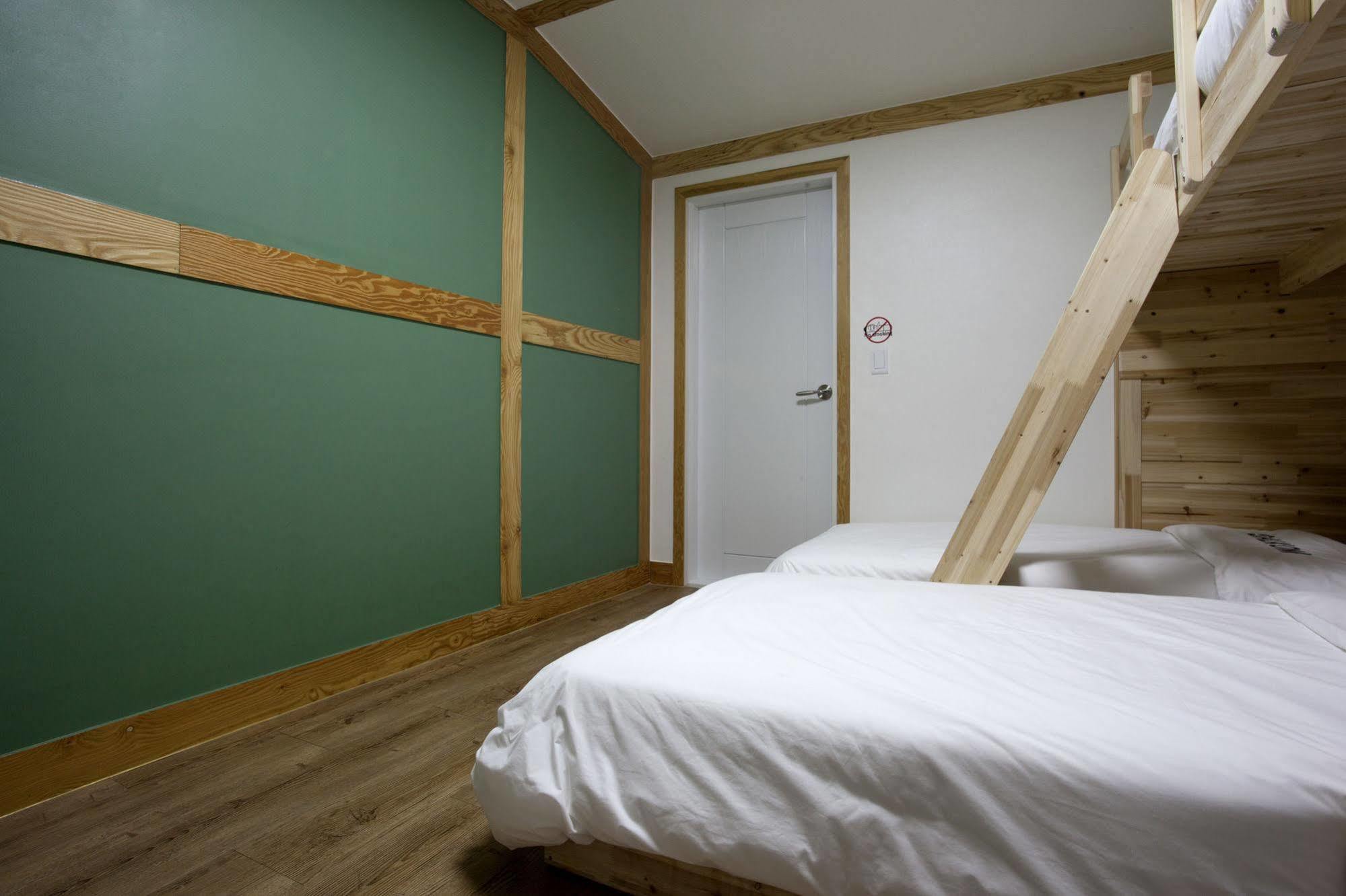 Mini Hotel Dalkom In Dongdaemun Seoul Bagian luar foto