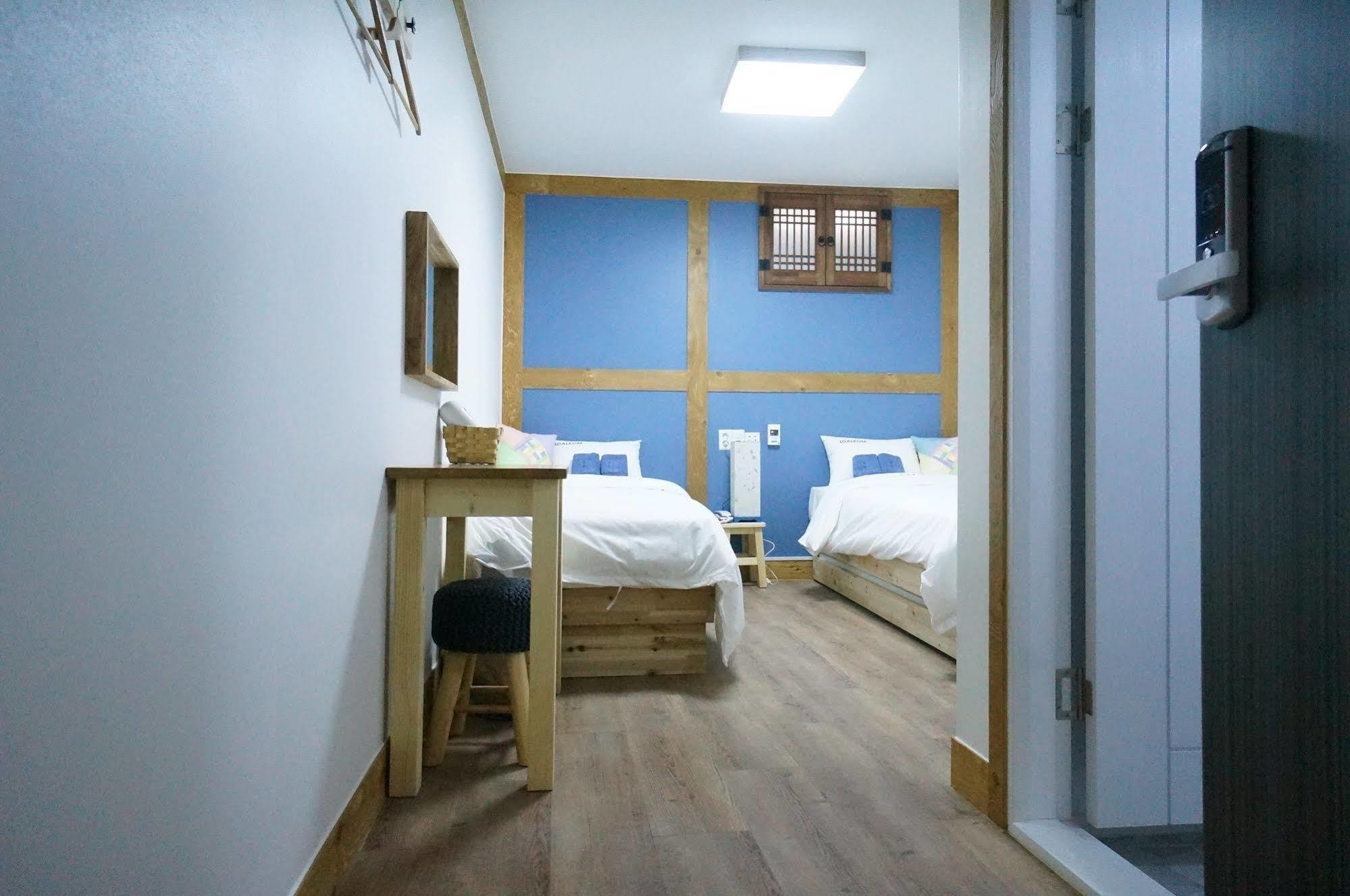 Mini Hotel Dalkom In Dongdaemun Seoul Bagian luar foto