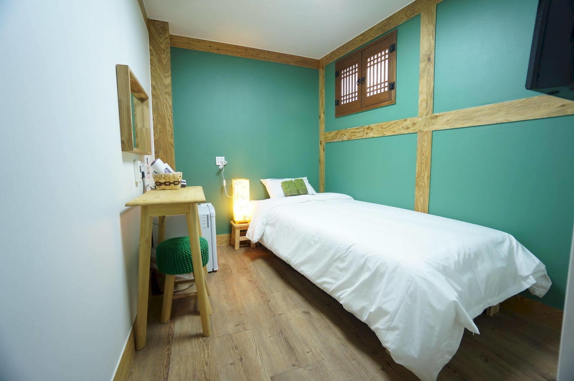 Mini Hotel Dalkom In Dongdaemun Seoul Bagian luar foto