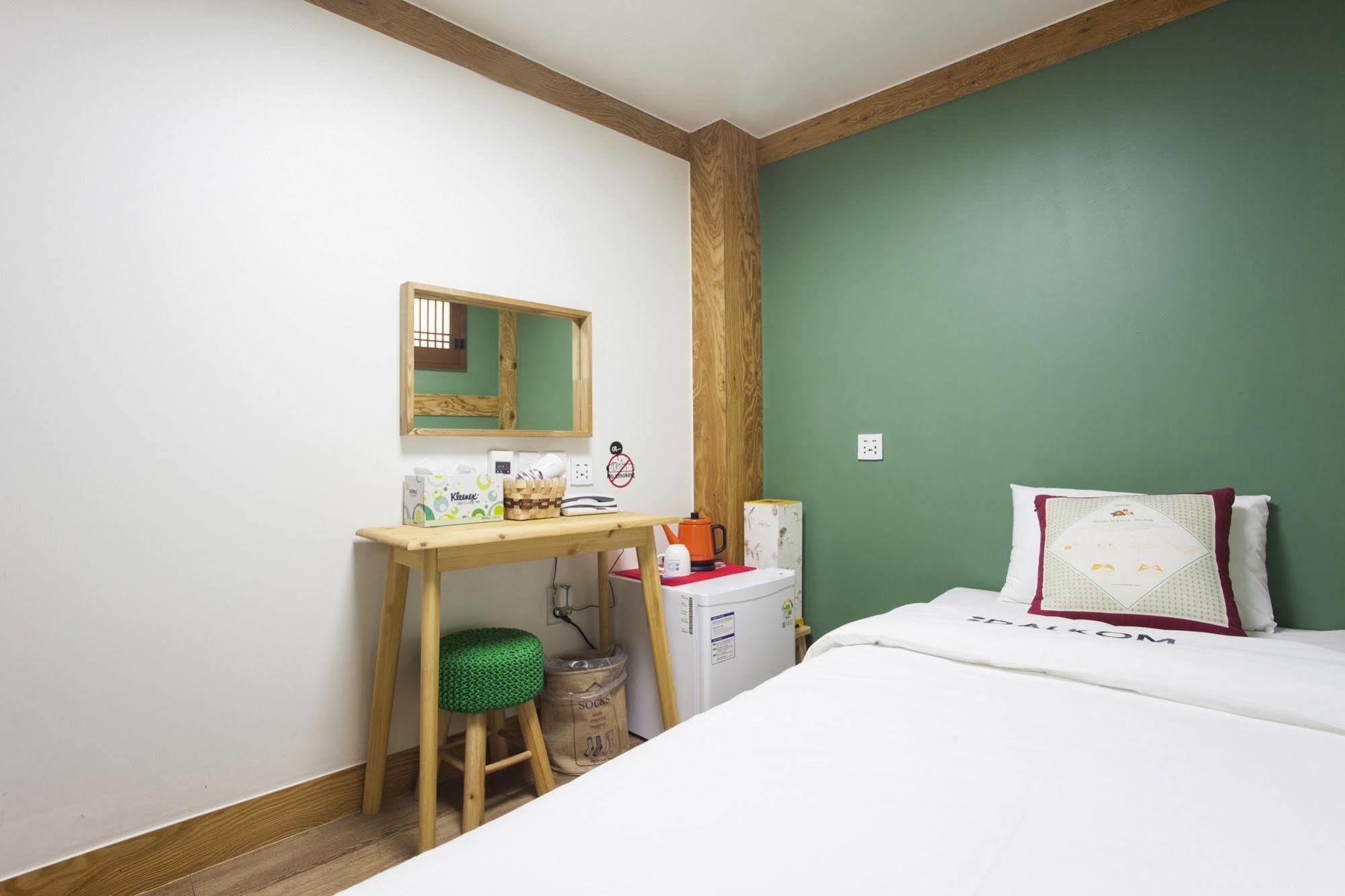 Mini Hotel Dalkom In Dongdaemun Seoul Bagian luar foto